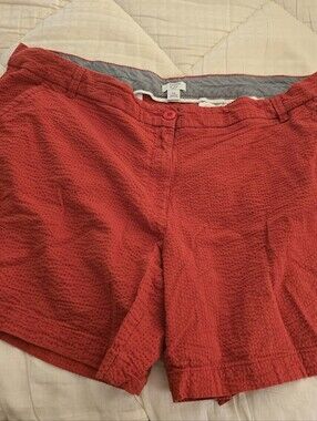 crown & ivy Curvy Caroline Red Seersucker Shorts NWT